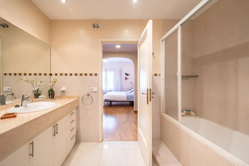 Flat - Palma de Mallorca (Centro), Built Surface 214 m², 5 Bedrooms, 3 Bathrooms, Lift — photo 10