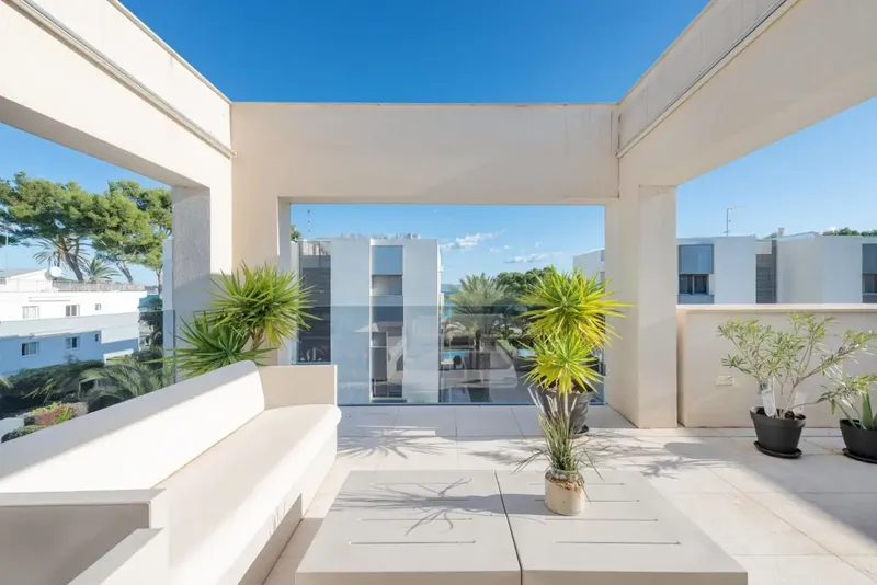 Nicolas Real Estate, su especialista en fincas y villas en Mallorca y Pisos exepcionales ! En el precioso Puerto de Alcudia le ofrecemos est — photo 6