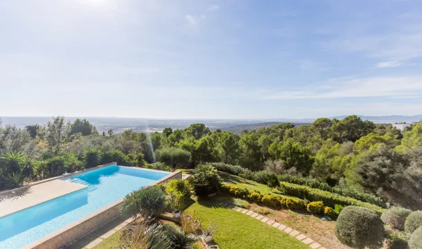 Charming villa with spectacular views in Puntiró, Palma — photo 3