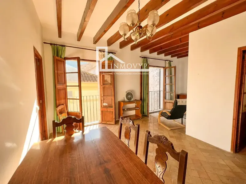 InmoVYP is pleased to offer this wonderful property in the heart of Pollença, just steps from the main square with its — photo 3