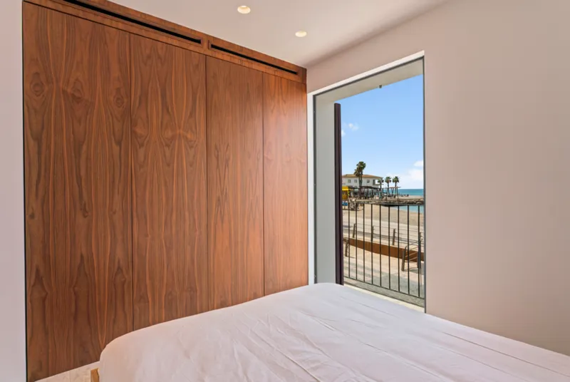Unique Luxury Frontline Townhouse Directly on the Beach in Portixol — photo 10