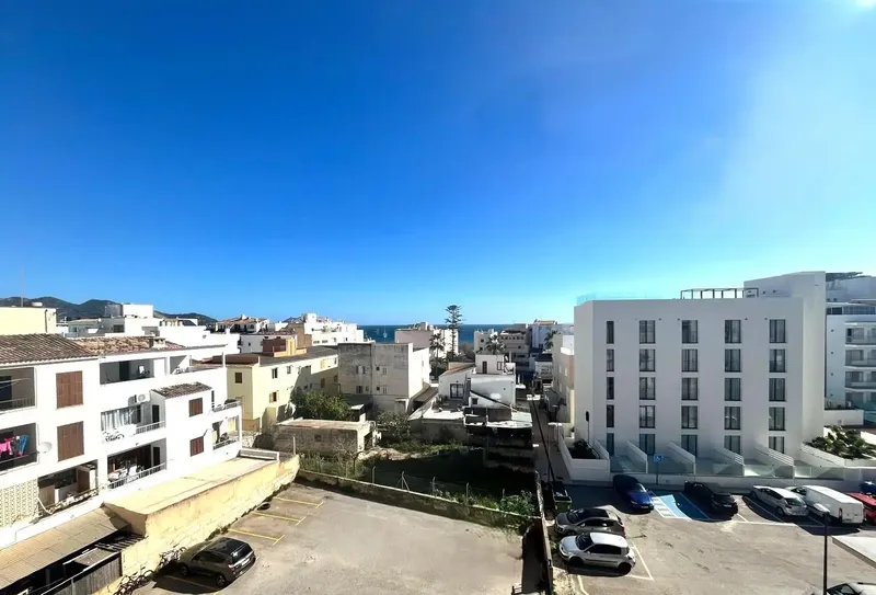 Apartment with terrace for sale in Cala Bona — photo 1