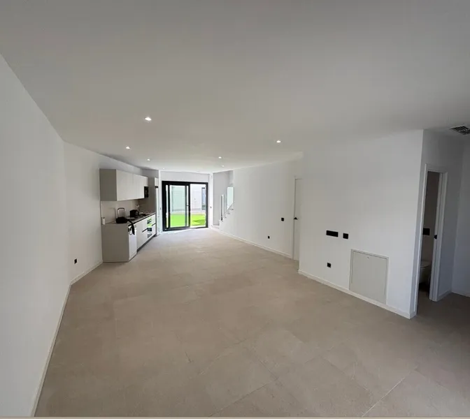 Townhouse with garage and roof terrace near the port of Colonia Sant Jordi — photo 9