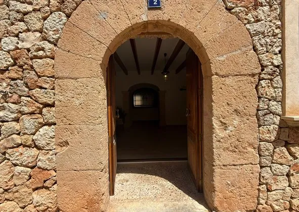 Village house in Calle Sol, Santa Maria del Camí — photo 2