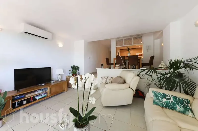 Housfy sells 🏡 bright flat located in Santa Ponça, comprising 81m2 usable (verified with the Directorate General of Cadastre). Const — photo 6