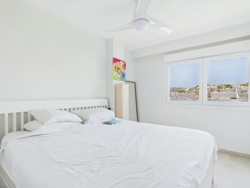 Stunning Renovated First-Line Sea Apartment in Santa Ponsa — photo 9