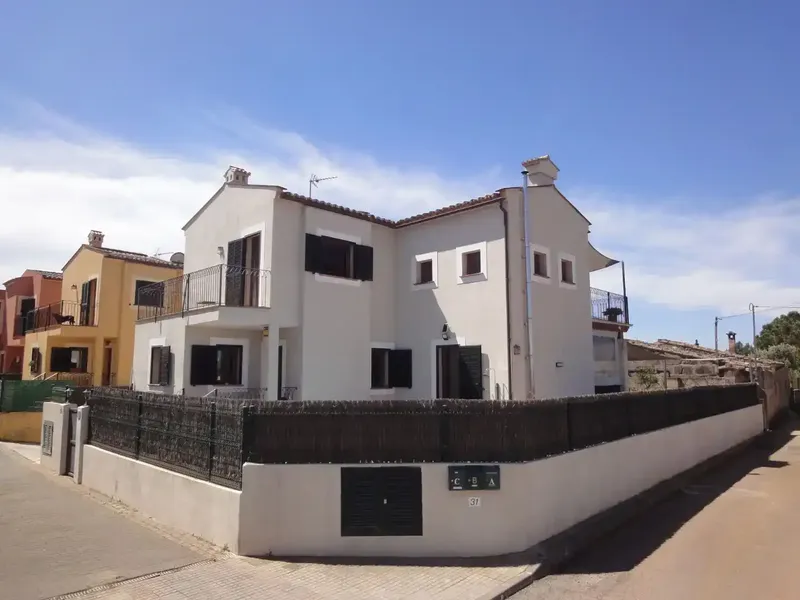 Chalet con vistas a la Tramuntana, 3 suites, piscina y gran garaje en Algaida (último solar urbano) — photo 1