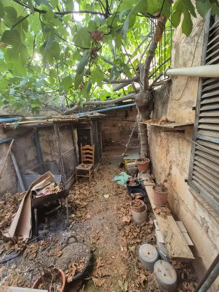 Unique opportunity: free-standing house with enormous potential and garden — photo 5