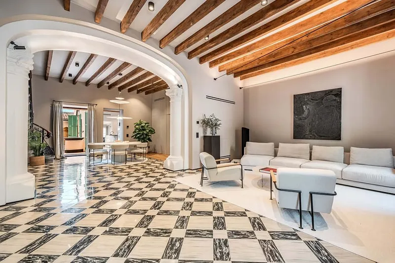 Extraordinary Historic Townhouse with Pool & Style in the Heart of Mallorca — photo 4