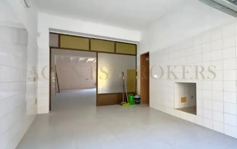 A&R Gestión Inmobiliaria presenta esta amplia casa con gran potencial de reforma situada en pleno centro de Son Servera. — photo 3