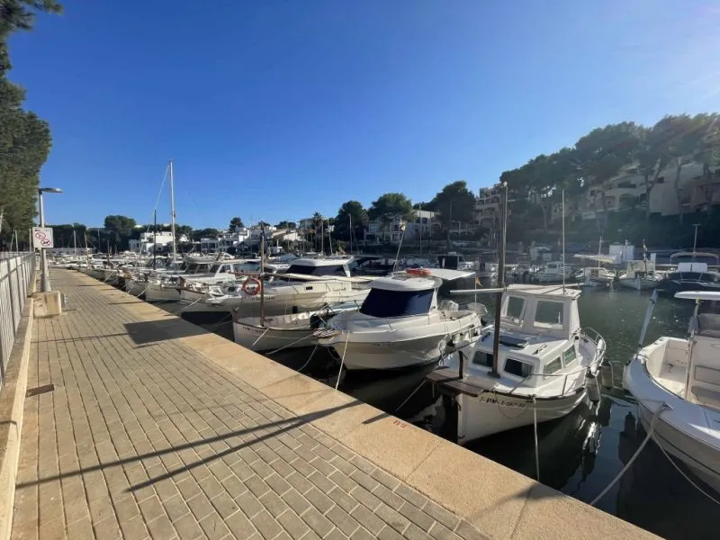 Commercial space for sale in Passeig d'es Port — photo 1
