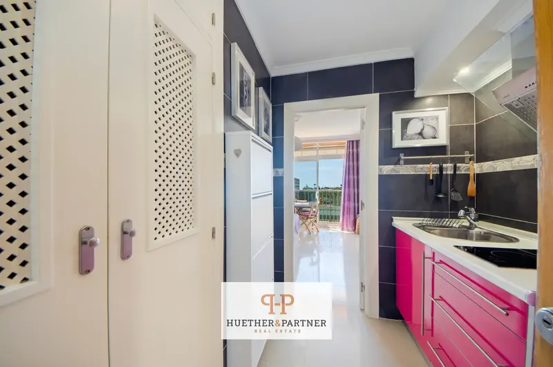 Studio in Cales de Mallorca: this very bright studio, located on the fourth floor, stands out for its successful combination of Mediterranean comfort — photo 2