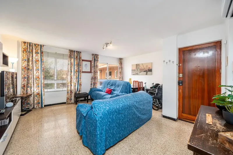 Os presentamos en exclusiva esta magnífica vivienda de 80 m², situada en la Plaza San Cosme, en el consolidado barrio de Son Cotoner, Palma — photo 2