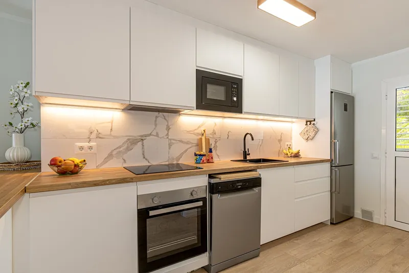 Modern renovated and furnished apartment close to the beach — photo 7