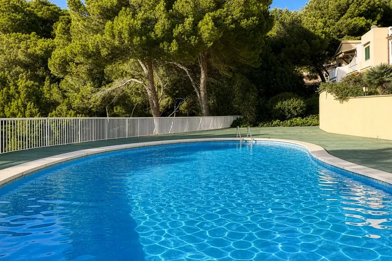 In a highly sought-after location, in a complex with sea access, we present this apartment which, with its large partially covered terrace, offers the perfect living space to enjoy Mallorca to the fullest. — photo 12