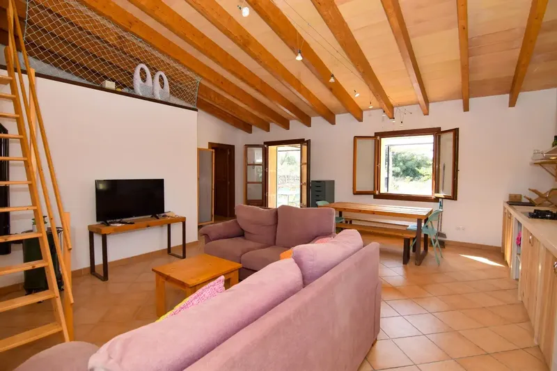 Available from October 2026 to May 2027 (both months included), this charming country house is located just 10 minutes from the center — photo 12