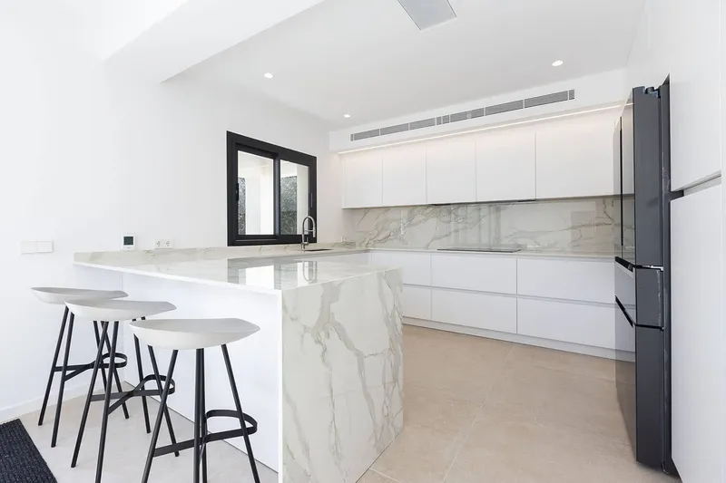 Exclusive villa in a quiet residential location near the centre — photo 8