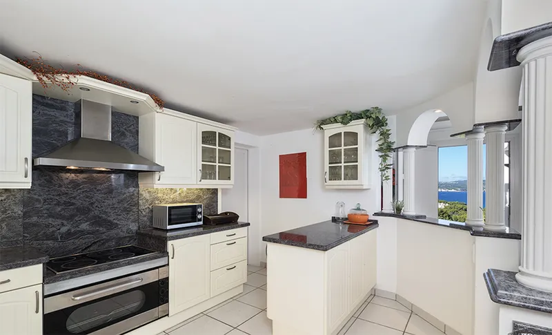 5 bedroom villa with sea views in Santa Ponsa More — photo 9