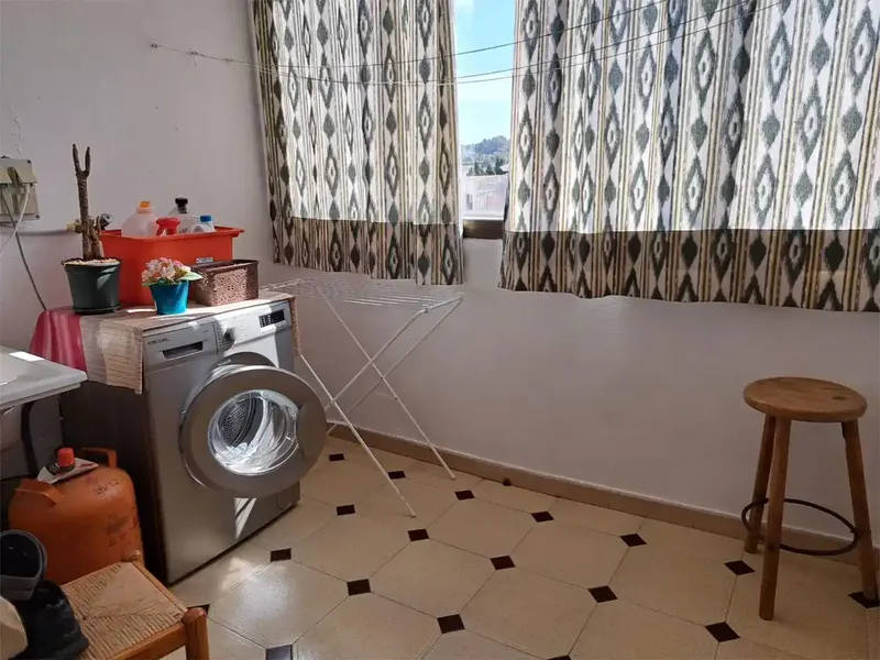 Piso de unos 110m2 construidos en Santa Margarita (pueblo cerca de can Picafort), consta de salón comedor con chimenea y balcón exterior, co — photo 8