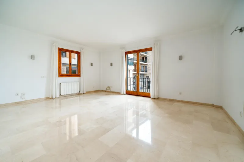 Exclusive apartment with storage room and parking possibility in the heart of Palma, next to La Rambla and Plaza Mayor — photo 2