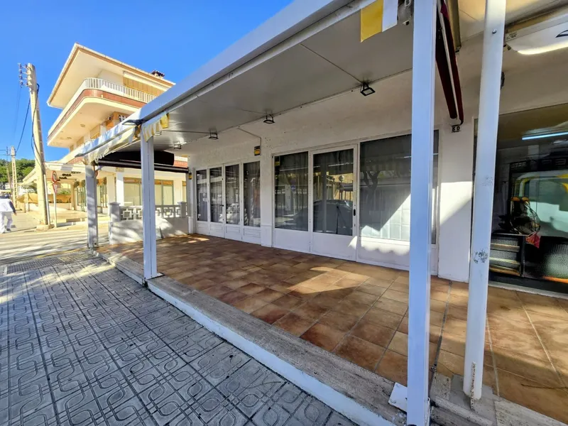 6 Commercial Premises - A House and Plot in Cala Ratjada Commercial Area — photo 4