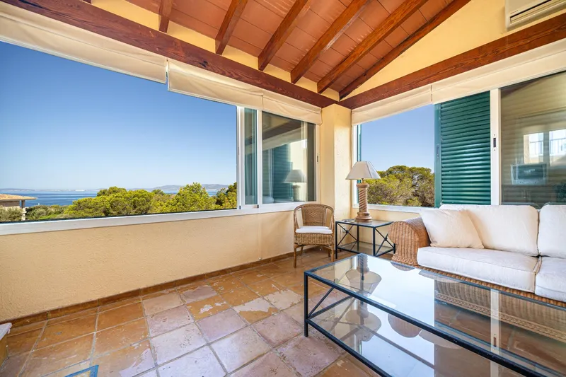 Exclusive property with garden and private pool in Son Verí Nou — photo 1