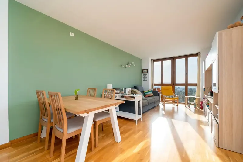 Discover this impressive duplex located in the quiet town of Vilafranca de Bonany. Built in 2008, this property is — photo 1