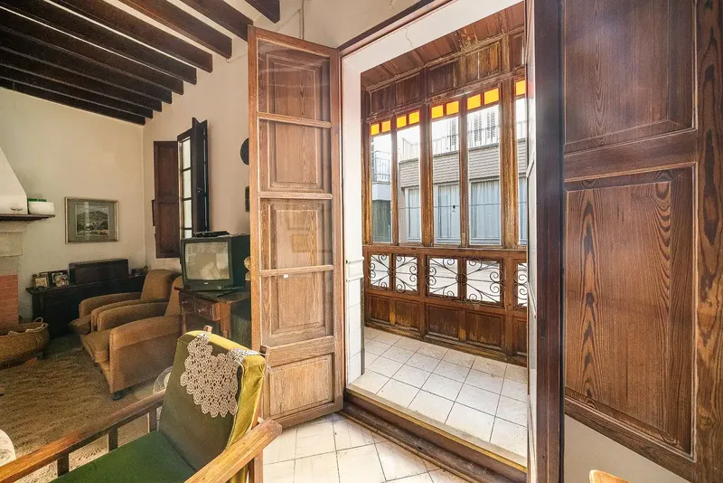 Charming manor house of 716 m2 in Sa Pobla on a plot of 323 m2, divided into 4 floors: The basement contains the wine cellar — photo 7