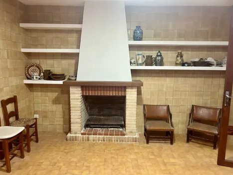Townhouse with potential — photo 9