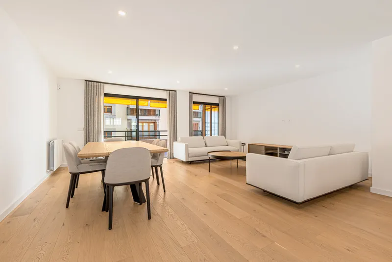Apartment in Palma - Spacious terrace in the living area — photo 3
