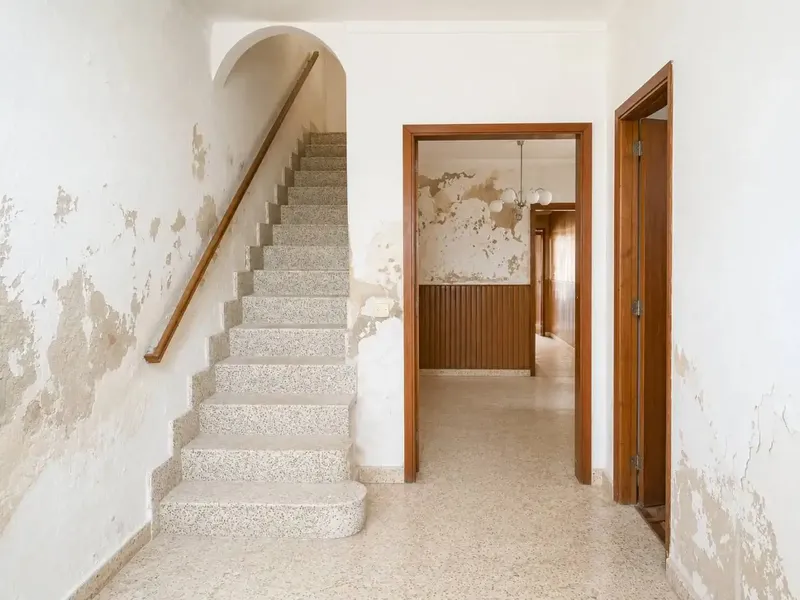 Village house with large garden and multiple possibilities — photo 7