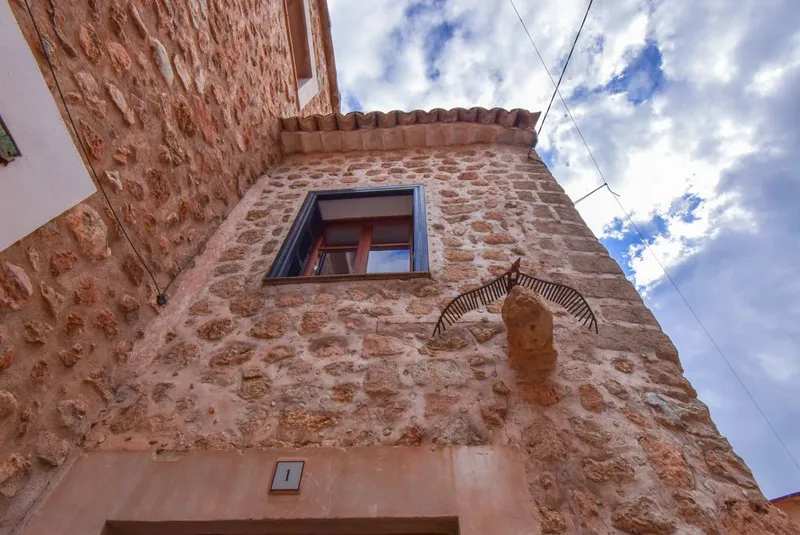 Typical village house with terrace in the center of Fornalutx — photo 3