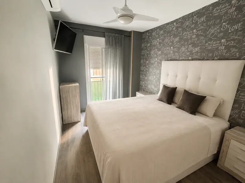 There are homes... and then there are homes that captivate from the first moment. — photo 10
