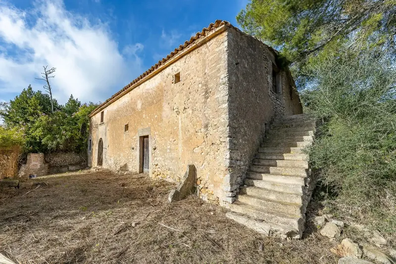 Looking for a corner of rural charm? This rustic plot is your blank canvas to create the house of your dreams. Take advantage of the — photo 3