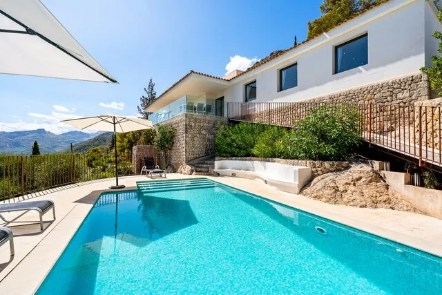 Contemporary villa with ETV license and breathtaking views for sale in Pollensa, Mallorca — photo 4