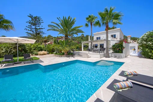 Puerto Andratx, high-quality villa with harbour views and holiday rental licence — photo 1