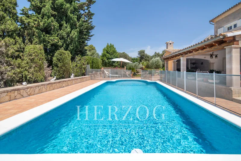 Spacious villa with a private pool and panoramic views in Sa Cabaneta — photo 3