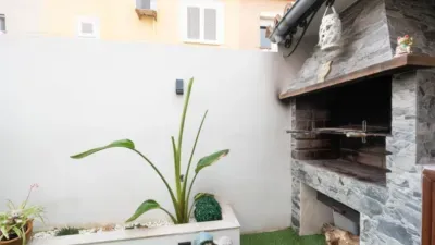 Townhouse on Carrer de Can Caragol Nou — photo 8