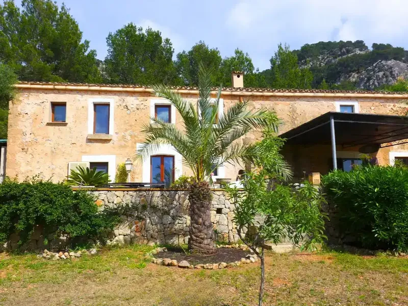 Auténtica finca de piedra en Andratx, Mallorca — vendida por el arquitecto propietario. — photo 1