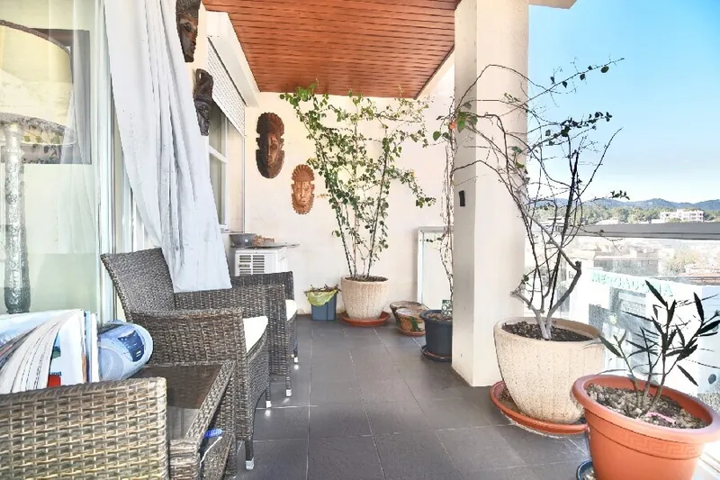 Bright Apartment with Terrace, Two Garages and Panoramic Views of Bellver Castle — photo 2