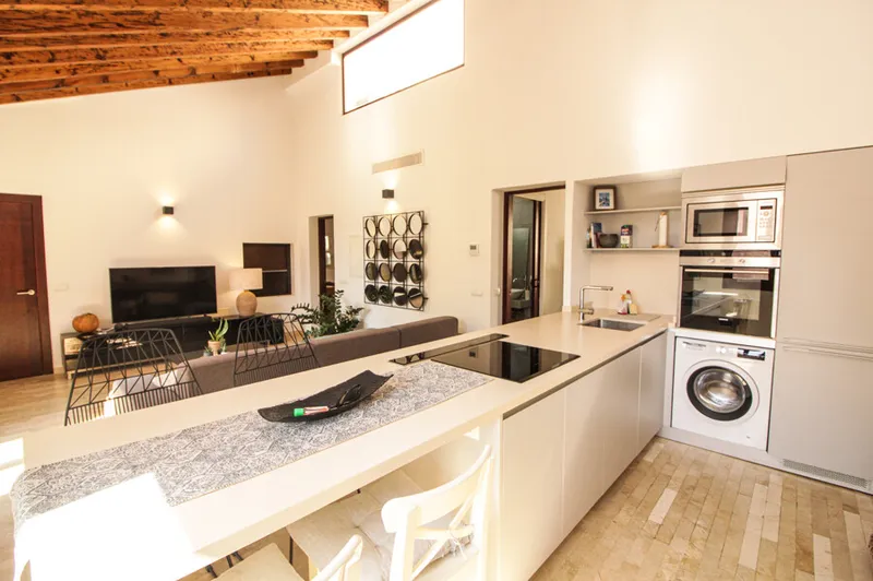Beautiful Apartment with Private Roof Terrace close to La Rambla - Temporary Contract Available from October for 6 Months — photo 9