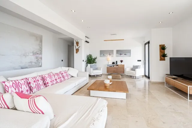 Contemporary villa with ETV license and breathtaking views for sale in Pollensa, Mallorca — photo 7