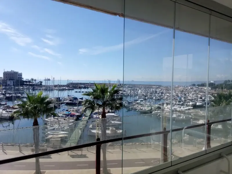 Superior apartment renovated in Portixol right on the beach and the port near the city of Palma. The spacious apartment has a supe — photo 1