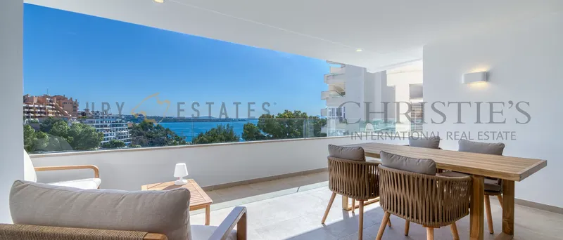 Completely renovated apartment in Illetas with fantastic sea views directly on the sandy beach — photo 1