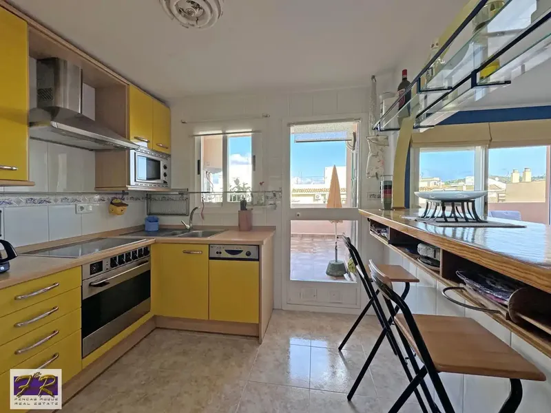 Penthouse for Sale with Large Terrace and Sea Views in Puerto de Alcudia — photo 2
