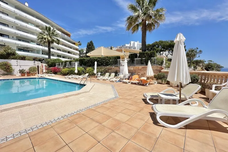 Stunning flat with terrace on the seafront in Palmanova — photo 2