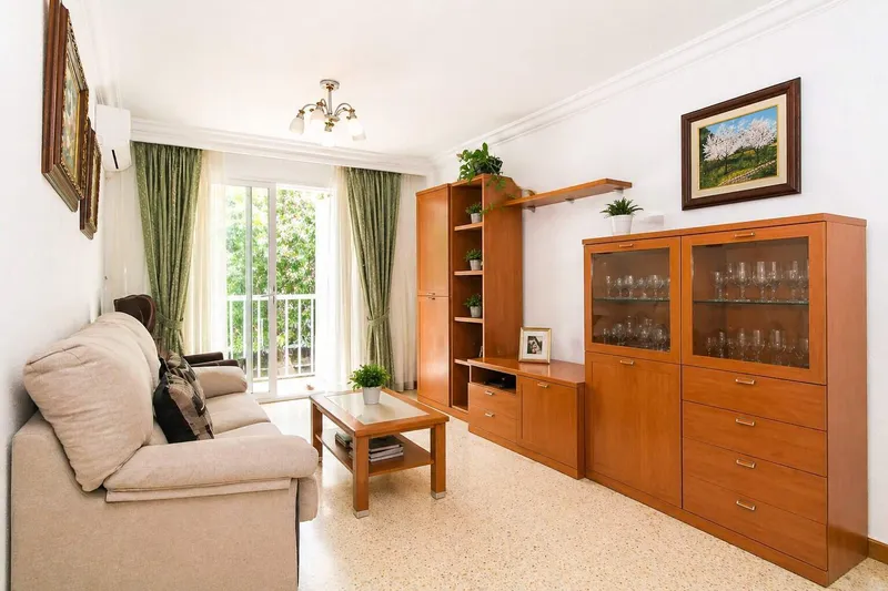 88m² apartment with 4 rooms, balcony and sea view for sale — photo 4