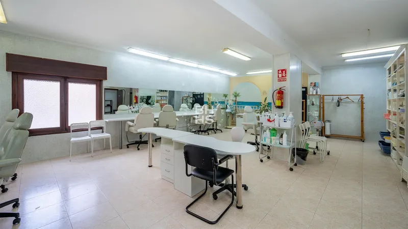 Commercial Premises for sale in Plaza del Olivar — photo 1