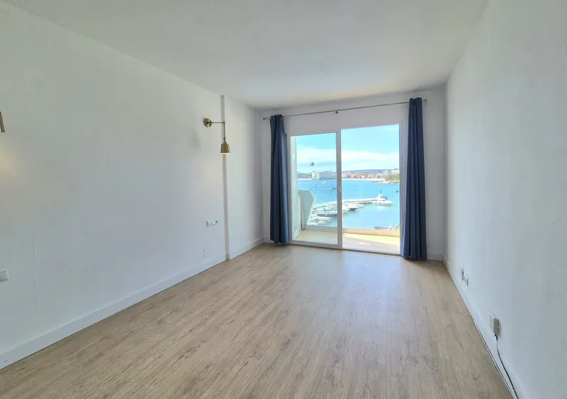 Apartment on the beach with rental potential 1 — photo 9