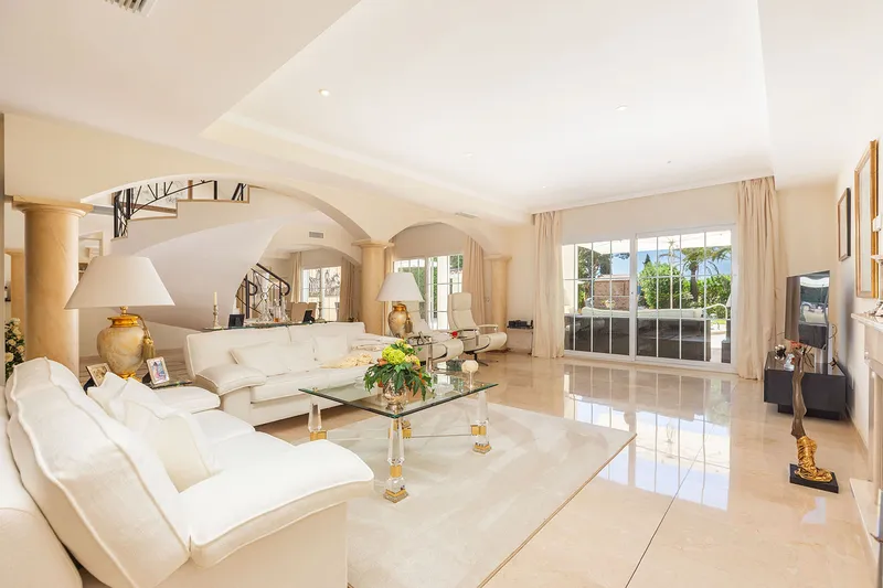 High-quality villa with character and sunny ambience — photo 5